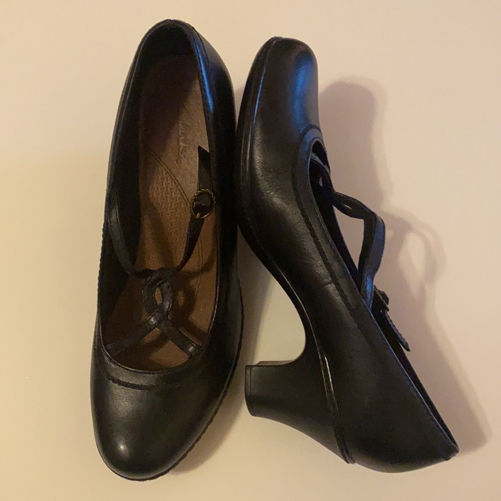Clarks Brown Pumps